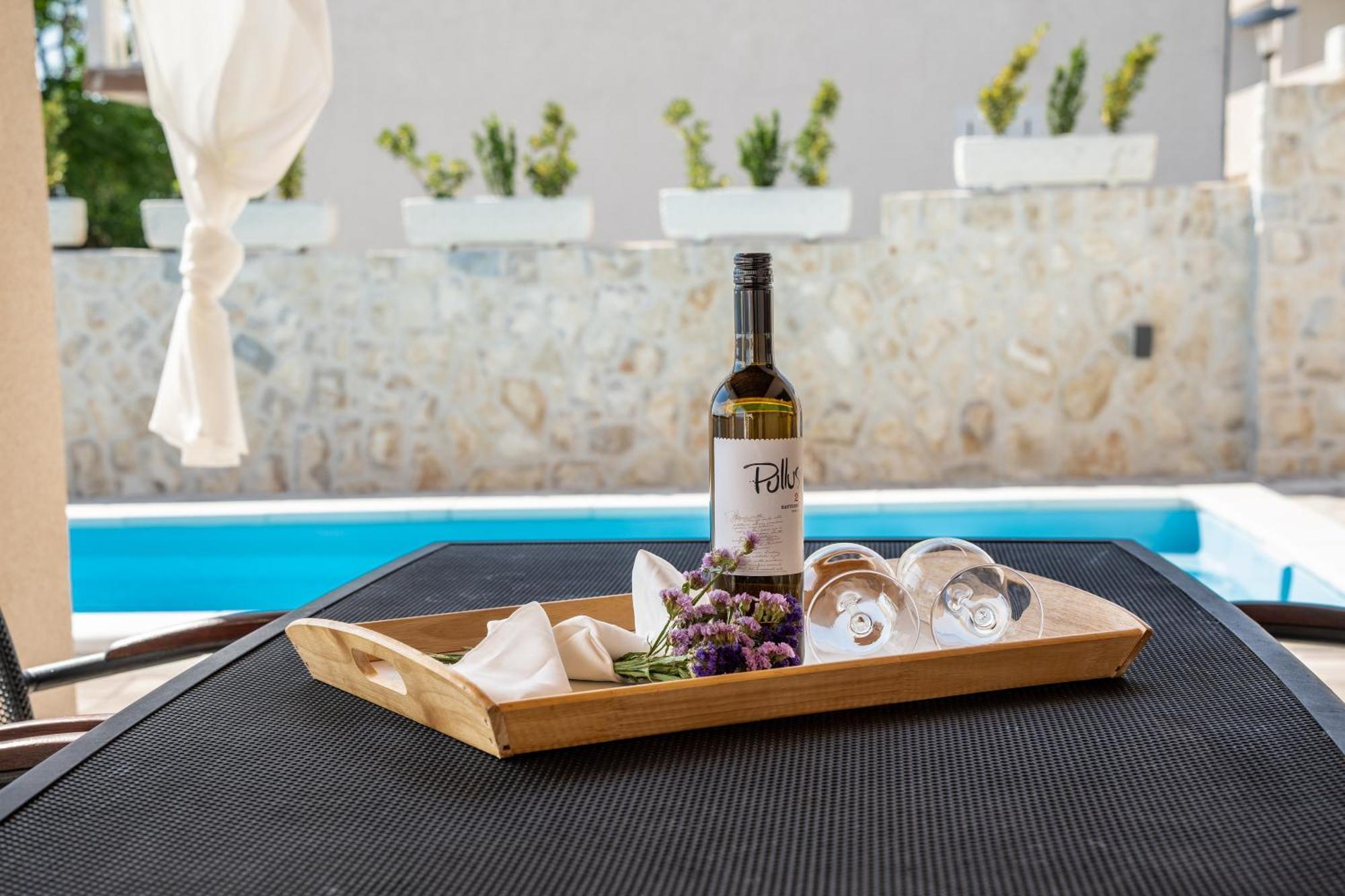 Villa Kamia With Private Heated Pool And Electric Vehicle Adapter Zubovići Zewnętrze zdjęcie